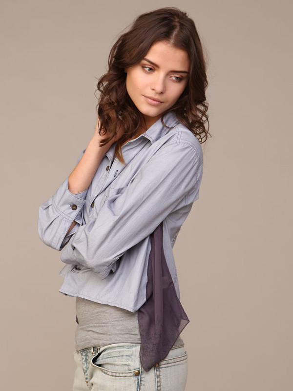 Lais in shoot for Urban Outfitters 2009